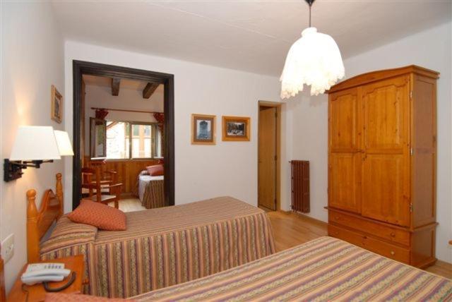 Hotel Roya Espot Exterior foto